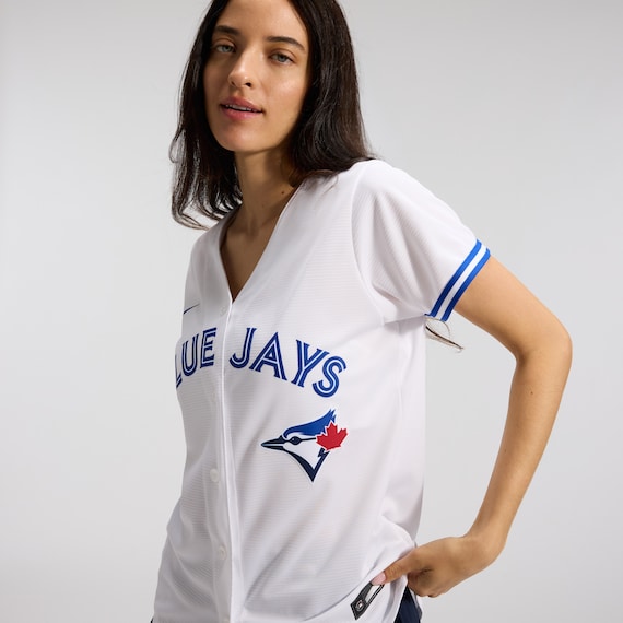 Layer-Friendly Loose Fit